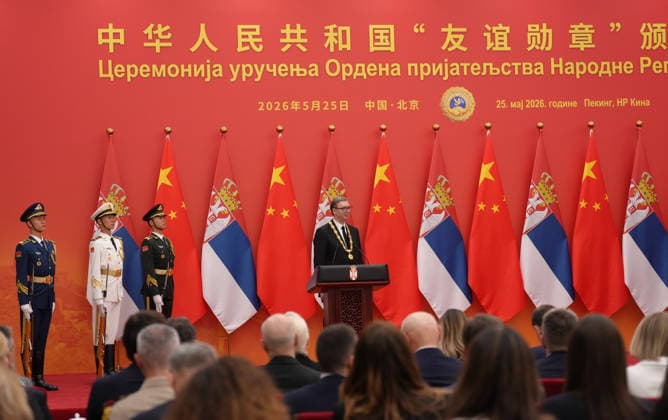 BEIJING, CHINA - MAY 25: Serbian President Aleksandar Vucic receives the Friendship Medal on May 25, 2026 in Beijing, China. Chinese President Xi Jinping awarded Serbian President Aleksandar Vucic the Friendship Medal of the People s Republic of China in Beijing on May 25. Serbian President Aleksandar Vucic arrived in Beijing on May 24 for his first state visit to China that will run through May 28.  Copyright: xVCGx 111644023117