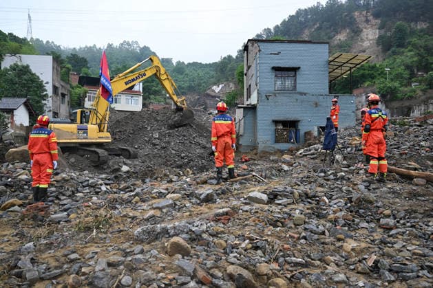 CHONGQING, CHINA - MAY 25: Rescuers carry out search and rescue work at the disaster-hit area after a heavy rainstorm hit Yongchuan District on May 25, 2026 in Chongqing, China. Record-breaking torrential rain battered Yongchuan District in southwest China s Chongqing Municipality from late May 23 to May 24, triggering flash floods, landslides and mudslides. Rescue operations are still underway as multiple towns and subdistricts suffered severe damage.  Copyright: xChinaxNewsxServicex 111643998137