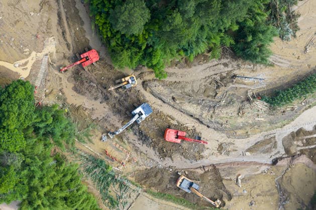 CHONGQING, CHINA - MAY 25: Rescuers carry out search and rescue work at the disaster-hit area after a heavy rainstorm hit Yongchuan District on May 25, 2026 in Chongqing, China. Record-breaking torrential rain battered Yongchuan District in southwest China s Chongqing Municipality from late May 23 to May 24, triggering flash floods, landslides and mudslides. Rescue operations are still underway as multiple towns and subdistricts suffered severe damage.  Copyright: xChinaxNewsxServicex 111644013016
