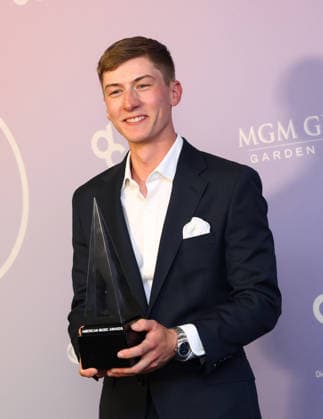 Sam Barber, winner of the Breakthrough Country Artist award, appears backstage on the winners walk during the 52nd annual American Music Awards at the MGM Grand Garden Arena in Las Vegas on Monday, May 25, 2026.  LAV20260525567 JAMESxATOA