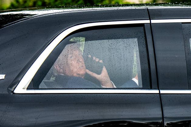 President Trump Returns to the White House United States President Donald J Trump speaks on the phone as he returns to the White House in Washington DC on Monday, May 25, 2025. Credit: CNP AdMedia Washington District of Columbia United States of America EDITORIAL USE ONLY  Copyright: xx AdMediax admphotostwo992170