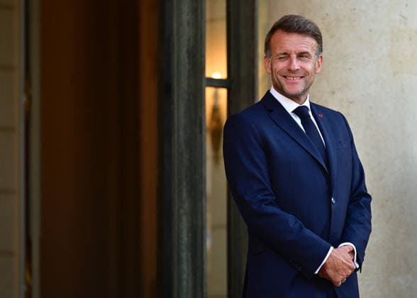 Le président Emmanuel Macron accueille Anutin Charnvirakul, premier ministre de Thaïlande au palais de lElysée à Paris le 25 mai 2026 Christian Liewig Bestimage President Emmanuel Macron welcomes Anutin Charnvirakul, Prime Minister of Thailand, to the Élysée Palace in Paris on 25 May 2026 Paris France  Copyright: xChristianxLiewigx xBestimagexChristianxLiewigx xBestimagex