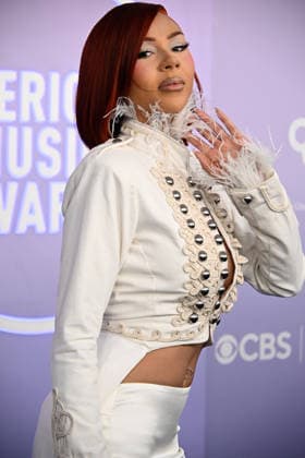 LAS VEGAS, NV - MAY 25: Mariah the Scientist at the 52nd American Music Awards on May 25, 2026 at the MGM Grand Garden Arena in Las Vegas, Nevada. Credit: Mindy Small USA - ZUMAa123 20260525_zaa_a123_189 Copyright: xAdMediax