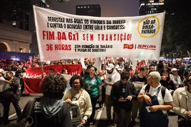 Protest for the end of the 6x1 work schedule in Sao Paulo Protest for the end of the 6x1 work schedule in Sao Paulo Labor and social movements are calling for an end to the 6x1 work schedule and a reduction in working hours without a reduction in pay, on Paulista Avenue, in the central region of Sao Paulo, this Monday, May 25, 2026. SAO PAULO SAO PAULO BRAZIL Copyright: xMarinaxUezimax SAO PAULO SAO PAULO BRAZIL Copyright: xIMAGO MarinaxUezimax