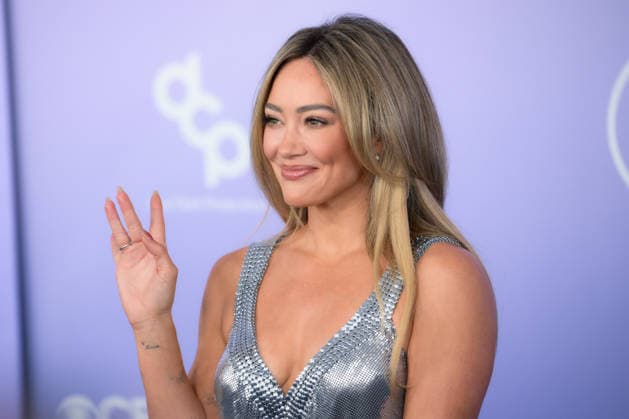 May 25, 2026, Las Vegas, Nevada, USA: HILARY DUFF American actress and singer-songwriter arrives at the Red Carpet during The Annual 52nd American Music Awards at the MGM Grand Arena in Las Vegas. Las Vegas USA - ZUMAo117 20260525_zsp_o117_161 Copyright: xMikaelxOnax