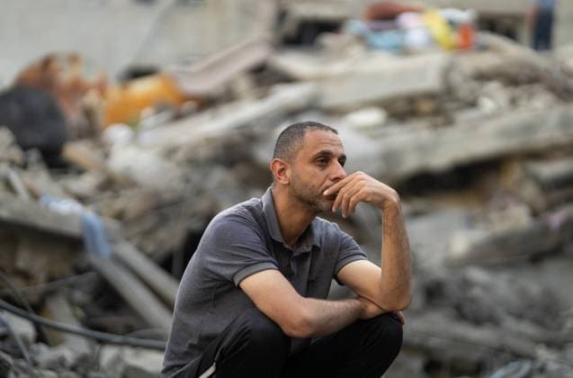 Israeli army bombed a building in Nuseirat NUSEIRAT, GAZA, PALESTINE - MAY 26: Local residents inspect the destroyed building and the damaged houses following the Israeli strike on a building belonging to the Tawil family in the Nuseirat Refugee Camp in Gaza, Palestine on May 26, 2026. The building was completely destroyed in the attack, while nearby homes were also damaged. Residents went through the rubble to find their belongings. Mahmoud Abu Hamda Anadolu Nuseirat Gaza. Editorial use only. Please get in touch for any other usage.  Copyright: x2026xAnadoluxMahmoudxAbuxHamdax