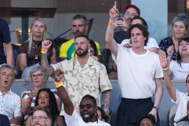 Matt Pokora M Pokora et sa femme Christina Milian, Paul de Saint Sernin dans les tribunes lors des Internationaux de France de Tennis de Roland Garros 2026 Paris, le 25 mai 2026 Moreau Jacovides Bestimage Celebrities in the stands during the French Open Tennis Championships at Roland Garros 2026 Paris, may 25th 2026 Paris France  Copyright: xJACOVIDES-MOREAUx xBESTIMAGExJACOVIDES-MOREAUx xBESTIMAGEx