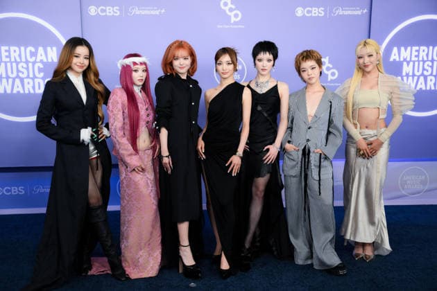 May 25, 2026, Las Vegas, Nevada, USA: (L-R) AMY HARVEY, CHISA, HINITA, JURIN, JURIA,COCONA of XG Musical group arrives at the Red Carpet during The Annual 52nd American Music Awards at the MGM Grand Arena in Las Vegas. Las Vegas USA - ZUMAo117 20260525_zsp_o117_197 Copyright: xMikaelxOnax