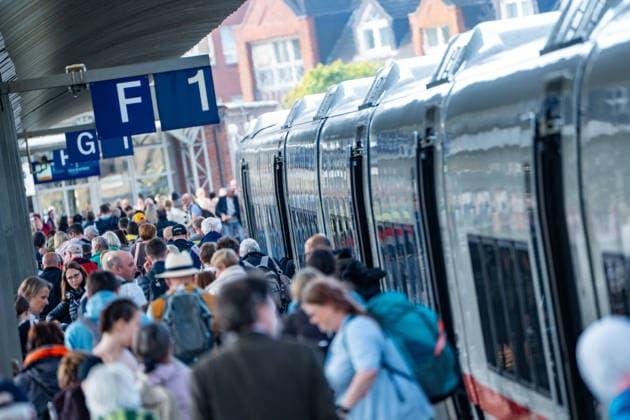 The ICE L newly introduced in 2026 by the Spanish railroad manufacturer Talgo serves the route Westerland Sylt Hamburg Hbf Berlin Hbf and to North Rhine-Westphalia, operated with Siemens Dual Mode Vectron locomotive 248 508, train in the station of Westerland Marschbahn route on the North Sea island of Sylt, Sylt Schleswig Holstein Germany Westerland station
