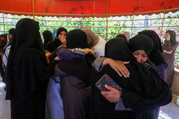 Palestinian girl killed in an Israeli attack on Khan Yunis KHAN YUNIS, GAZA, PALESTINE - MAY 26: Relatives of 14-year-old Palestinian girl Fatima Al-Khatib, who lost her life following the Israeli attack on al-Mawasi area, mourn as they attend funeral ceremony after receiving the body from Nasser Hospital in Khan Yunis, Gaza, Palestine on May 26, 2026. Abed Rahim Khatib Anadolu Khan Yunis Gaza. Editorial use only. Please get in touch for any other usage.  Copyright: x2026xAnadoluxAbedxRahimxKhatibx