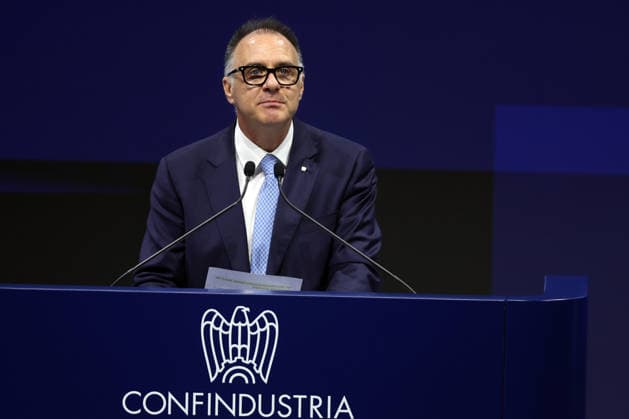IPA85085094 - Rome, May 26, 2026: Emanuele Orsini President of Confindustria Giorgia Meloni speaks at the Public Assembly of Confindustria at the Rome Convention Center La Nuvola in the Eur district of Rome, May 26, 2026. In her speech in front of Italian entrepreneurs, the Prime Minister addresses the issues of industrial policy, competitiveness of the national production system, energy transition and Italy s role in the European and international economic scenario, recalling the need to strengthen investment, employment and dialogue between government and business.  Copyright: xmarcoxiacobuccix xmarcoxiacobuccix 85085094