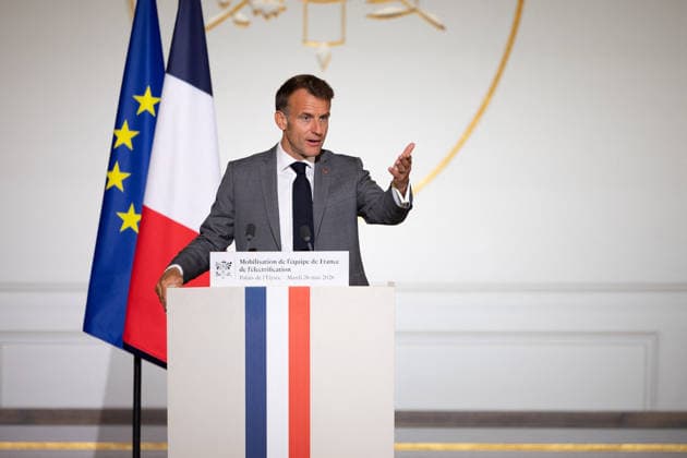 President Macron At the French Electricity Team meeting - Paris French President Emmanuel Macron delivers a speech during a press conference as part of a meeting with the French Electricity Team to advance the electrification of France in the coming years, at the Elysee Palace, in Paris on May 26, 2026. Photo by Raphael Lafargue ABACAPRESS.COM Paris France  Copyright: xLafarguexRaphael ABACAx