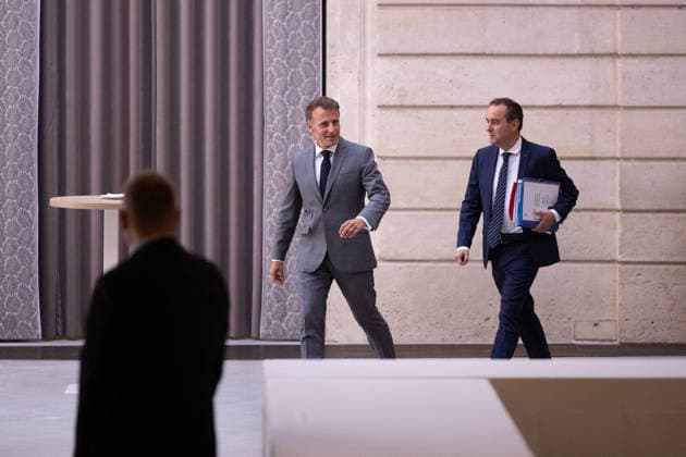 President Macron At the French Electricity Team meeting - Paris French President Emmanuel Macron, French Prime Minister Sebastien Lecornu arrive to deliver a speech during a press conference as part of a meeting with the French Electricity Team to advance the electrification of France in the coming years, at the Elysee Palace, in Paris on May 26, 2026. Photo by Raphael Lafargue ABACAPRESS.COM Paris France  Copyright: xLafarguexRaphael ABACAx