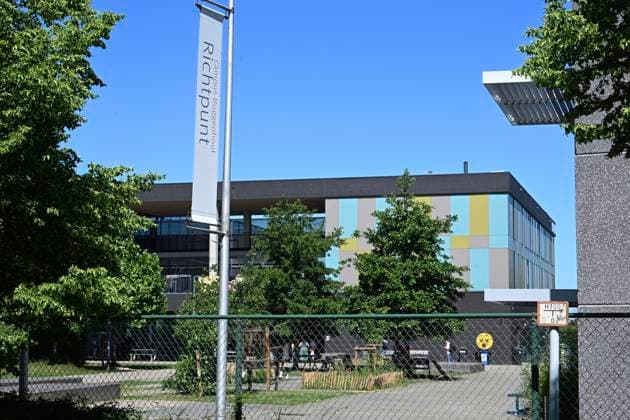 Schoolbus Gets Run Over By A Train BUGGENHOUT, BELGIUM - MAY 26 : Richtpunt is the school were de children went .. In a train accident people have died in a collision between a train and a minibus in Buggenhout; the minibus was carrying seven schoolchildren and two adults: The barriers were down.onMay 26, 2026 in Buggenhout, Belgium, 26 05 2026 Buggenhout Belgium  Copyright: xBertxVanxDenxBrouckex