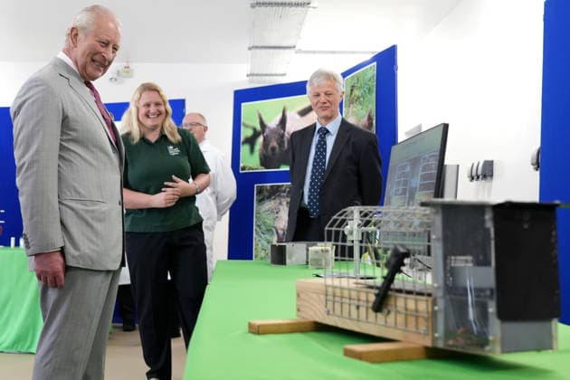 King Charles III Visits North Yorkshire YORK, ENGLAND - MAY 26: King Charles III speaks with Sarah Beatham and Dominic Goodwin during his visit to the Animal Plant and Health Agency on May 26, 2026 in York, England. During his visit, the King learnt about the agency s efforts to control the grey squirrel population through oral contraception, with the aim of supporting the endangered red squirrel species in the United Kingdom., Credit:Dominic Lipinski PA ROTA - B68 Avalon United Kingdom, England, York  Copyright: xDominicxLipinskix xPAxROTAx-xB68x xAvalonx 1105764160