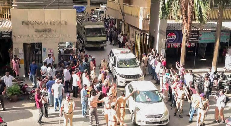 RECORD DATE NOT STATED Hindu Community Holds Protest at Mira road Mumbai, May 26 (ANI): Goats are being taken out of the Poonam Cluster Society in Mumbai™s Mira Road after clashes erupted over having goats inside the premises for sacrifice during the festival of Eid Al-Adha, in Mumbai on Tuesday. Heavy police deployment to maintain peace. (ANI Video Grab) Mumbai Mahararashtra India Copyright: xANIx ANI_20260526343