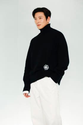 Chanel Metiers d Art 2026 Show Draws Global Stars to Seoul, South Korea South Korean actor Ji Chang-wook poses for photos during the Chanel Metiers d Art 2026 show in Seoul, South Korea, on May 26, 2026. Seoul South Korea  Copyright: xMatrixxImages JungxUi-Chelx