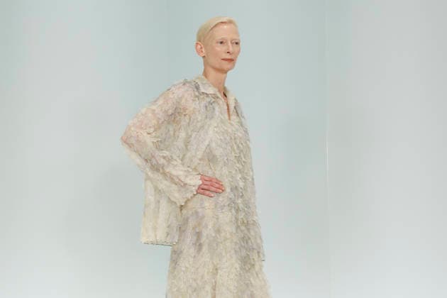 Chanel Metiers d Art 2026 Show Draws Global Stars to Seoul, South Korea British actress and Chanel brand ambassador Tilda Swinton poses for photos during the Chanel Metiers d Art 2026 show in Seoul, South Korea, on May 26, 2026. Seoul South Korea  Copyright: xMatrixxImages JungxUi-Chelx