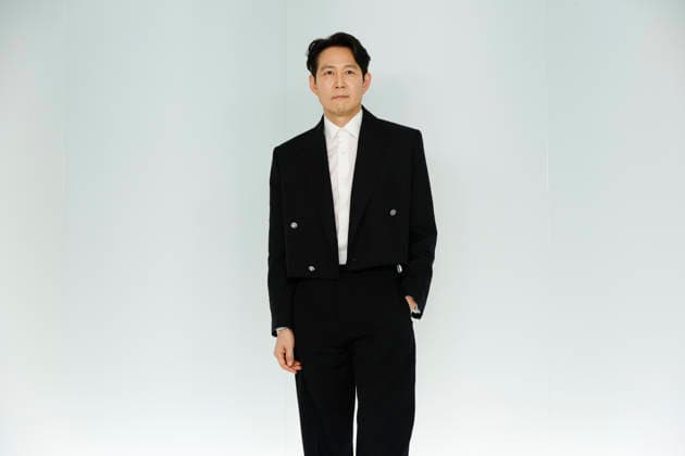 Chanel Metiers d Art 2026 Show Draws Global Stars to Seoul, South Korea South Korean actor Lee Jung-jae poses for photos during the Chanel Metiers d Art 2026 show in Seoul, South Korea, on May 26, 2026. Seoul South Korea  Copyright: xMatrixxImages JungxUi-Chelx