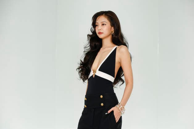 Chanel Metiers d Art 2026 Show Draws Global Stars to Seoul, South Korea Jennie of South Korean girl group BLACKPINK and Chanel global ambassador poses for photos during the Chanel Metiers d Art 2026 show in Seoul, South Korea, on May 26, 2026. Seoul South Korea  Copyright: xMatrixxImages JungxUi-Chelx