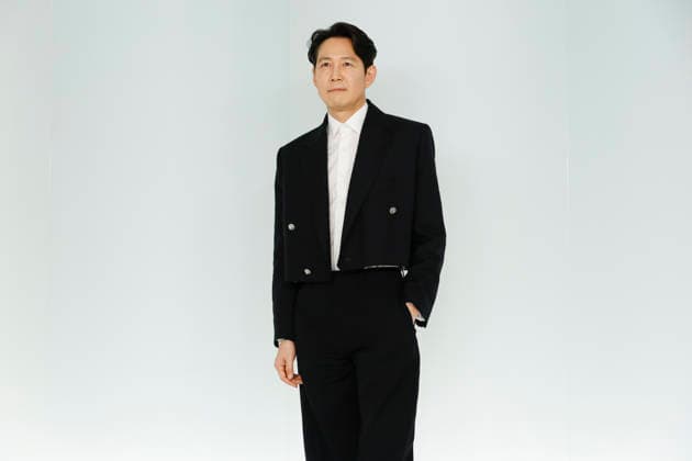 Chanel Metiers d Art 2026 Show Draws Global Stars to Seoul, South Korea South Korean actor Lee Jung-jae poses for photos during the Chanel Metiers d Art 2026 show in Seoul, South Korea, on May 26, 2026. Seoul South Korea  Copyright: xMatrixxImages JungxUi-Chelx