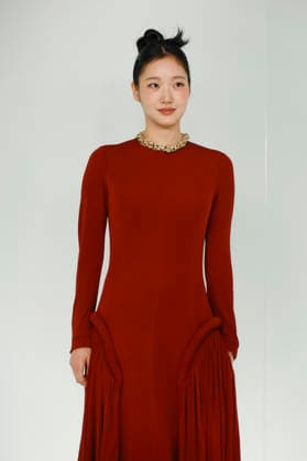 Chanel Metiers d Art 2026 Show Draws Global Stars to Seoul, South Korea South Korean actress and Chanel brand ambassador Kim Go-eun poses for photos during the Chanel Metiers d Art 2026 show in Seoul, South Korea, on May 26, 2026. Seoul South Korea  Copyright: xMatrixxImages JungxUi-Chelx