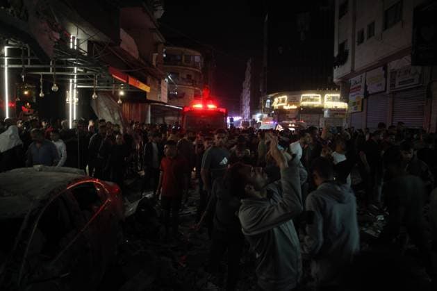 RECORD DATE NOT STATED Israel Targets Hamas Military Chief Mohammed Odeh In Attack On Residential Building In Gaza City Emergency teams arrived at the scene following Israeli airstrikes on a residential building in the Rimal area of ‹‹Gaza City on May 26, 2026 in Gaza City, Gaza. According to a joint statement from Israeli Prime Minister Benjamin Netanyahu and Defense Minister Israel Katz, a strike carried out on a residential building in the Rimal neighborhood of Gaza City on Tuesday targeted the new Hamas military chief, Mohammed Odeh. Initial reports have said at least two were killed in the strike and 10 injured, but it was unclear if Odeh was among the casualties. Odeh was reportedly appointed to replace Izz al-Din al-Haddad, who was assassinated in an I  Copyright: xHashemxZimmox
