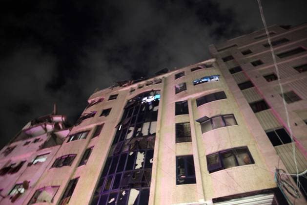 RECORD DATE NOT STATED Israel Targets Hamas Military Chief Mohammed Odeh In Attack On Residential Building In Gaza City GAZA CITY, GAZA - MAY 26: Emergency teams arrived at the scene following Israeli airstrikes on a residential building in the Rimal area of Gaza City on May 26, 2026 in Gaza City, Gaza. According to a joint statement from Israeli Prime Minister Benjamin Netanyahu and Defense Minister Israel Katz, a strike carried out on a residential building in the Rimal neighborhood of Gaza City on Tuesday targeted the new Hamas military chief, Mohammed Odeh. Initial reports have said at least two were killed in the strike and 10 injured, but it was unclear if Odeh was among the casualties. Odeh was reportedly appointed to replace Izz al-Din al-Haddad, who was  Copyright: xHashemxZimmox
