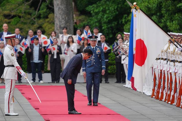 Philippine President Ferdinand ‘Bongbong’ Marcos visits Tokyo TOKYO, JAPAN - MAY 27: (----EDITORIAL USE ONLY MANDATORY CREDIT - EUGENE HOSHIKO POOL AP - NO MARKETING NO ADVERTISING CAMPAIGNS - DISTRIBUTED AS A SERVICE TO CLIENTS----) Philippine President Ferdinand Marcos Jr., reviews an honor guard during a welcome ceremony at the Imperial Palace in Tokyo, Wednesday, May 27, 2026. Eugene Hoshiko AP POOL Anadolu Tokyo Japan. Editorial use only. Please get in touch for any other usage.  Copyright: x2026xAnadoluxEugenexHoshiko AP POOLx