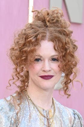 LOS ANGELES, CALIFORNIA - MAY 26: Mary Wiseman at the world premiere of Netflix s Office Romance at The Egyptian Theatre Hollywood on May 26, 2026 in Los Angeles, California. Credit: Michael Mattes USA  - ZUMAa123 20260526_zaa_a123_196 Copyright: xAdMediax