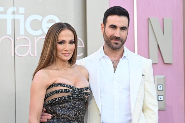 Premiere of Office Romance LOS ANGELES, CALIFORNIA - MAY 26:Jennifer Lopez and Brett Goldstein at the world premiere of Netflix s Office Romance at The Egyptian Theatre Hollywood on May 26, 2026 in Los Angeles, California. Credit: Michael Mattes AdMedia EDITORIAL USE ONLY  Copyright: xx AdMediax admphotostwo992414