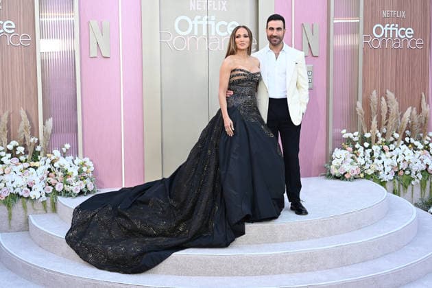 Premiere of Office Romance LOS ANGELES, CALIFORNIA - MAY 26:Jennifer Lopez and Brett Goldstein at the world premiere of Netflix s Office Romance at The Egyptian Theatre Hollywood on May 26, 2026 in Los Angeles, California. Credit: Michael Mattes AdMedia EDITORIAL USE ONLY  Copyright: xx AdMediax admphotostwo992461