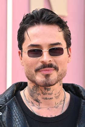 LOS ANGELES, CALIFORNIA - MAY 26: Reykon at the world premiere of Netflix s Office Romance at The Egyptian Theatre Hollywood on May 26, 2026 in Los Angeles, California. Copyright: xAdMediax xMediaPunchx