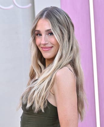 Netflix™s ˜Office Romance™ World Premiere Lisa Gilroy arriving to the Netflix™s Office Romance world premiere held at The Egyptian Theatre on May 26, 2026 in Hollywood, CA. Hollywood The Egyptian Theatre California USA Copyright: xLISAxOConnorx xAFF-USA.comx