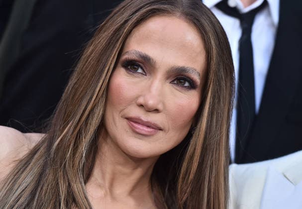 Netflix™s ˜Office Romance™ World Premiere Jennifer Lopez arriving to the Netflix™s Office Romance world premiere held at The Egyptian Theatre on May 26, 2026 in Hollywood, CA. Hollywood The Egyptian Theatre California USA Copyright: xLISAxOConnorx xAFF-USA.comx