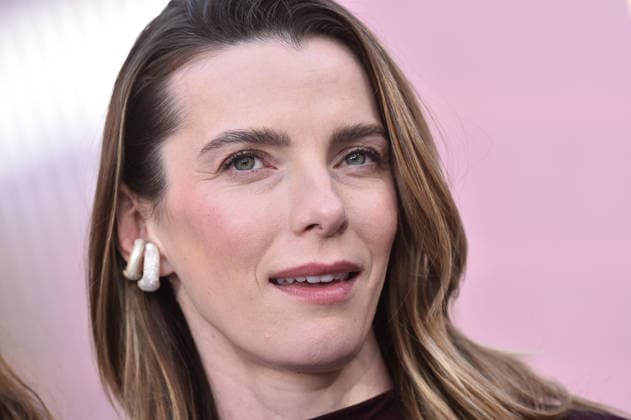 Netflix™s ˜Office Romance™ World Premiere Betty Gilpin arriving to the Netflix™s Office Romance world premiere held at The Egyptian Theatre on May 26, 2026 in Hollywood, CA. Hollywood The Egyptian Theatre California USA Copyright: xLISAxOConnorx xAFF-USA.comx
