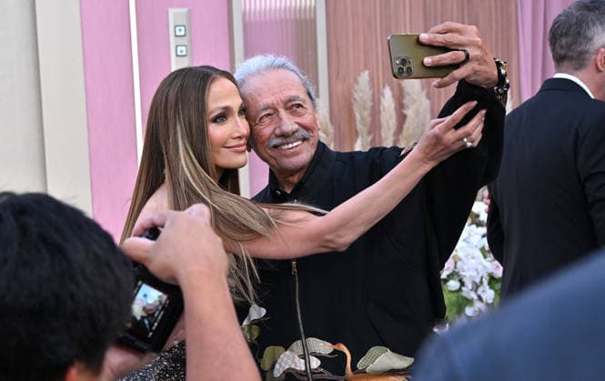 Netflix™s ˜Office Romance™ World Premiere Jennifer Lopez and Edward James Olmos arriving to the Netflix™s Office Romance world premiere held at The Egyptian Theatre on May 26, 2026 in Hollywood, CA. Hollywood The Egyptian Theatre California USA Copyright: xLISAxOConnorx xAFF-USA.comx