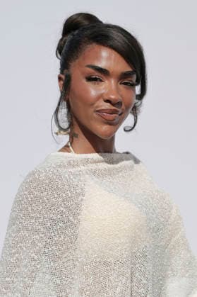 Alicia Awa Beissert beim Calzedonia Summer Club im Beach Club km68 . Köln, 26.05.2026 *** Alicia Awa Beissert at the Calzedonia Summer Club at Beach Club km68 Cologne, 26 05 2026 Foto:xR.xSchmiegeltx xFuturexImagex calzedonia_6523
