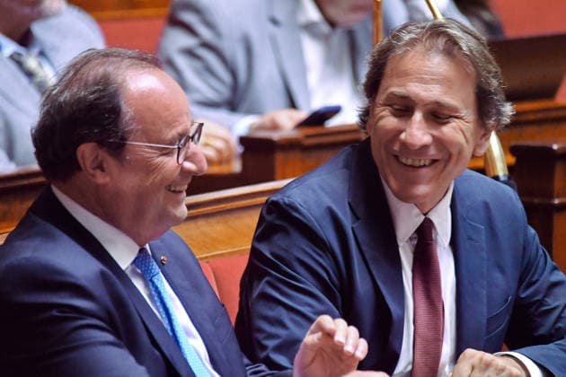 Questions to the Government Session - Paris French MP for the Socialistes et apparentes group and former French President Francois Hollande speaks with French MP for the Socialistes et apparentes Jerome Guedj during a session of questions to the government at the National Assembly in Paris on May 26, 2026. Photo by Karim Ait Adjedjou ABACAPRESS.COM Paris Ile-de-France France  Copyright: xAitxAdjedjouxKarim ABACAx