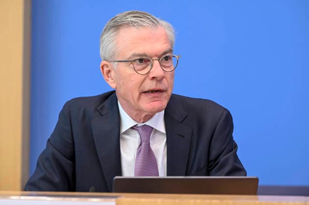 ABB BPK-GUTACHTEN - Prof. Dr. Martin Werding Bericht zum Thema Vorstellung des Fruehjahrsgutachten 2026-Sachverstaendigenrat zur Begutachtung der gesamtwirtschaftlichen Entwicklung auf der BPK Bundespressekonferenz in Berlin am 27.05.2026 Berlin Deutschland *** ABB BPK GUTACHTEN Prof Dr Martin Werding Report on the presentation of the 2026 Spring Report of the German Council of Economic Experts at the BPK Federal Press Conference in Berlin on 27 05 2026 Berlin Germany