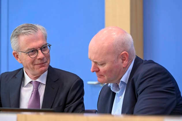 ABB BPK-GUTACHTEN - Prof. Dr. Martin Werding Prof. Dr. Achim Truger Bericht zum Thema Vorstellung des Fruehjahrsgutachten 2026-Sachverstaendigenrat zur Begutachtung der gesamtwirtschaftlichen Entwicklung auf der BPK Bundespressekonferenz in Berlin am 27.05.2026 Berlin Deutschland *** ABB BPK GUTACHTEN Prof Dr Martin Werding Prof Dr Achim Truger Report on the presentation of the Fruehjahrsgutachten 2026 Sachverstaendigenrat zur Begutachtung der gesamtwirtschaftlichen Entwicklung at the BPK Federal Press Conference in Berlin on 27 05 2026 Berlin Germany