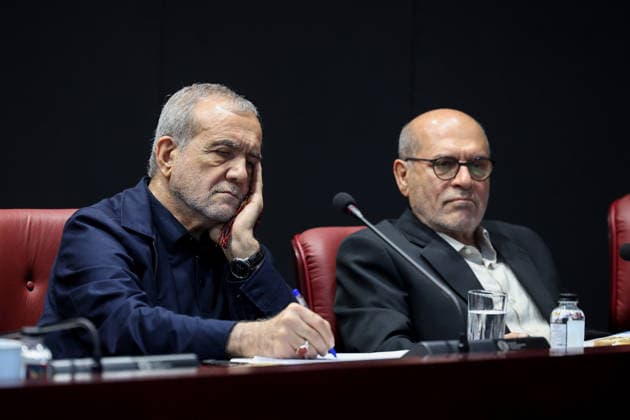 Iranian President Masoud Pezeshkian TEHRAN, IRAN - MAY 27: (----EDITORIAL USE ONLY – MANDATORY CREDIT - IRANIAN PRESIDENCY HANDOUT - NO MARKETING NO ADVERTISING CAMPAIGNS - DISTRIBUTED AS A SERVICE TO CLIENTS----) Iranian President Masoud Pezeshkian meets with members of the Tehran Chamber of Commerce in Tehran, Iran on May 27, 2026. Iranian Presidency Anadolu Tehran Iran. Editorial use only. Please get in touch for any other usage.  Copyright: x2026xAnadoluxIranianxPresidencyx