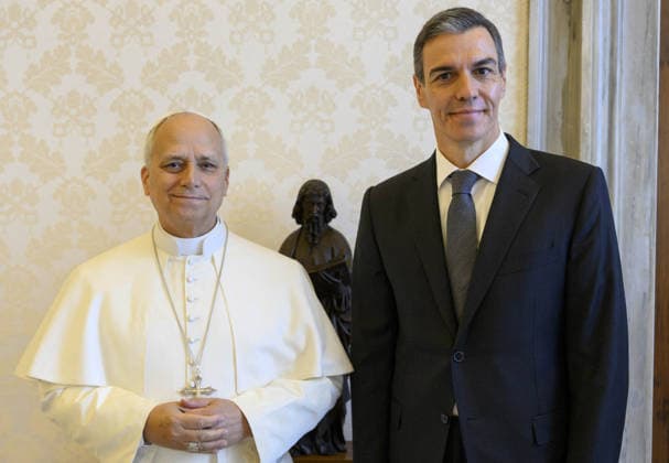 Pope Leo XIV Meets Pedro Sanchez Perez-Castejon - Vatican Pope Leo XIV receives the Prime Minister of Spain, Pedro Sanchez Perez-Castejon, in the Vatican on May 27, 2026. Photo by (EV) Simone Risoluti Vatican Media ABACAPRESS.COM Vatican Vatican (or Holy See)  Copyright: xABACAx