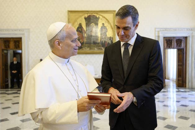 Pope Leo XIV Meets Pedro Sanchez Perez-Castejon - Vatican Pope Leo XIV receives the Prime Minister of Spain, Pedro Sanchez Perez-Castejon, in the Vatican on May 27, 2026. Photo by (EV) Simone Risoluti Vatican Media ABACAPRESS.COM Vatican Vatican (or Holy See)  Copyright: xABACAx