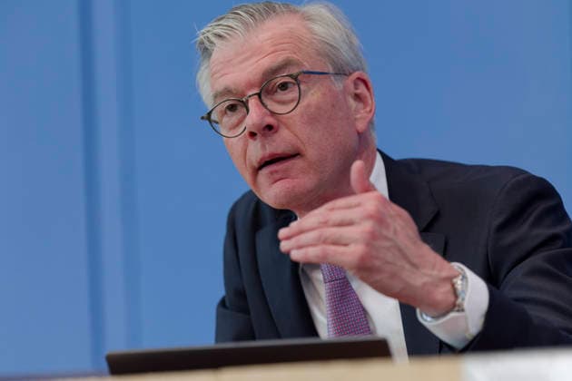Wirtschaftsweise stellen Frühjahrsgutachten vor 2026-05-27 Deutschland, Berlin Bundespressekonferenz: Der Sachverständigenrat zur Begutachtung der gesamtwirtschaftlichen Entwicklung präsentiert sein Frühjahrsgutachten 2026. Im Bild Prof. Dr. Martin Werding. *** Economists present their Spring Report 2026 05 27 Germany, Berlin Federal Press Conference The German Council of Economic Experts presents its Spring Report 2026 In the picture Prof Dr Martin Werding