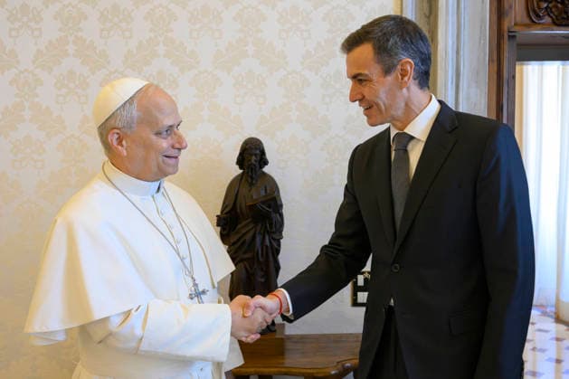 ITALY- REL VATICAN -POPE LEO XVI RECEIVES HIS EXCELLENCY MR.PEDRO SANCHEZ PEREZ-CASTEJON, PRESIDENT OF THE GOVERNMENT OF SPAIN IN AUDIENCE May 27, 2026 ITALY REL - May 27, 2026: Pope Leo XIV receives His Excellency Mr. Pedro Sanchez Perez-Castejon, President of the Government of Spain, in audience EDITORIAL USE ONLY - NO BOOKS Copyright: xVATICANxMEDIAx xCatholicxPressxPhotox
