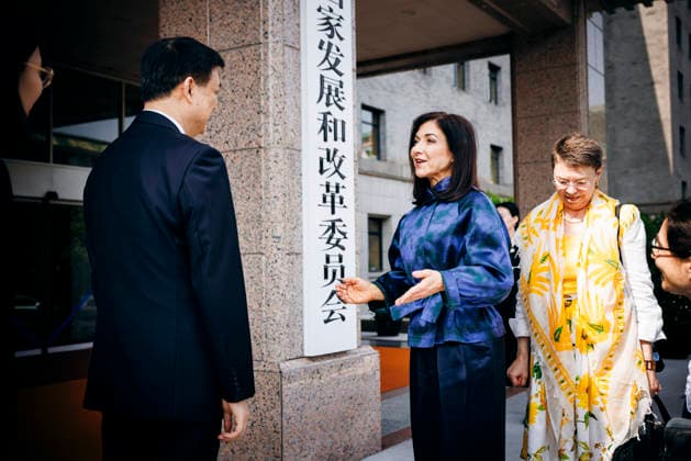 Katherina Reiche (CDU), Bundesministerin fuer Wirtschaft und Energie trifft den Vizeminister ZHOU Haibing zu einem Gespraech in Peking, 27.05.2026. Fotografiert im Auftrag des Bundesministerium fuer Wirtschaft und Energie (BMWE) Peking China *** Katherina Reiche CDU , Federal Minister for Economic Affairs and Energy meets Vice Minister ZHOU Haibing for talks in Beijing, 27 05 2026 Photographed on behalf of the Federal Ministry for Economic Affairs and Energy BMWE Beijing China Copyright: xFelixxZahn BMWEx