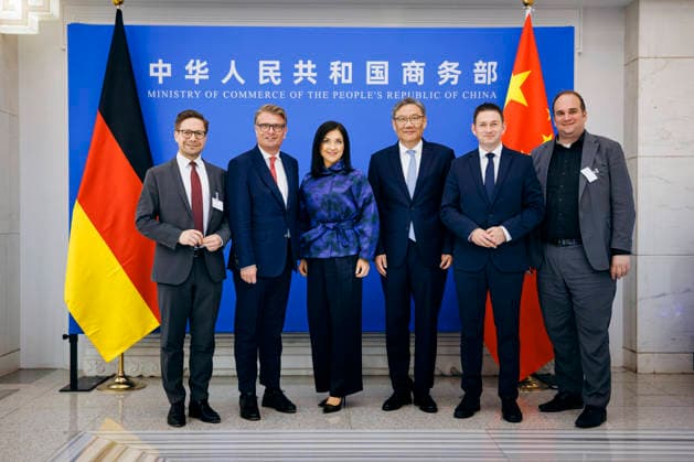 Katherina Reiche (CDU), Bundesministerin fuer Wirtschaft und Energie trifft WANG Wentao, Handelsminister Chinas zu einem Gespraech in Peking, 27.05.2026. Fotografiert im Auftrag des Bundesministerium fuer Wirtschaft und Energie (BMWE) Peking China *** Katherina Reiche CDU , Federal Minister for Economic Affairs and Energy meets WANG Wentao, Minister of Commerce of China for talks in Beijing, 27 05 2026 Photographed on behalf of the Federal Ministry for Economic Affairs and Energy BMWE Beijing China Copyright: xFelixxZahn BMWEx
