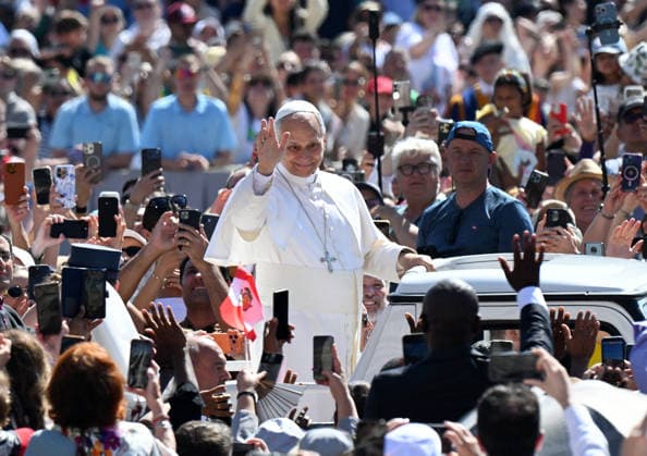 Pope Leo XIV Leads The General Audience - Vatican Pope Leo XIV attends the weekly general audience in Saint Peter’s square, Vatican on May 27, 2026. Photo by Eric Vandeville ABACAPRESS.COM Rome Vatican (or Holy See)  Copyright: xABACAx