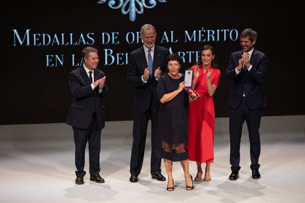 King Felipe and Queen Letizia, the President of Castilla La Mancha, Emiliano García Page, and the Minister of Culture, Ernest Urtasun, with the comedian and actress Eva Hache, during the official ceremony for the presentation of the awards and the subsequent family photo with all the winners, inside the Catedral Primada de Santa María, on May 27th, 2026, in Toledo, Castilla La Mancha Spain Their Majesties the King and Queen of Spain lead this solemn institutional ceremony to recognize the career, creativity and contribution of the honorees to the enrichment of the artistic, cultural and musical heritage of the country 27 MAY 2026 Juanma Jimé Toledo, Castilla La Mancha Toledo, Castilla La Mancha Spain  Copyright: xJuanmaxJimÃ nezx 7554046